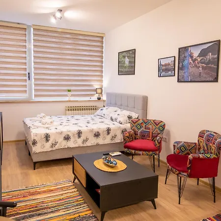 Apartment Velvet *